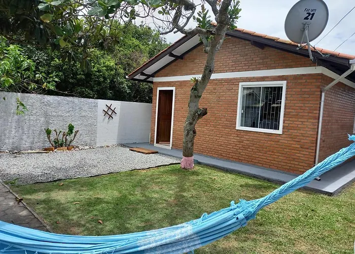 Casa Em Florianopolis, Rio Vermelho De 2 Quartos Bem Localizada